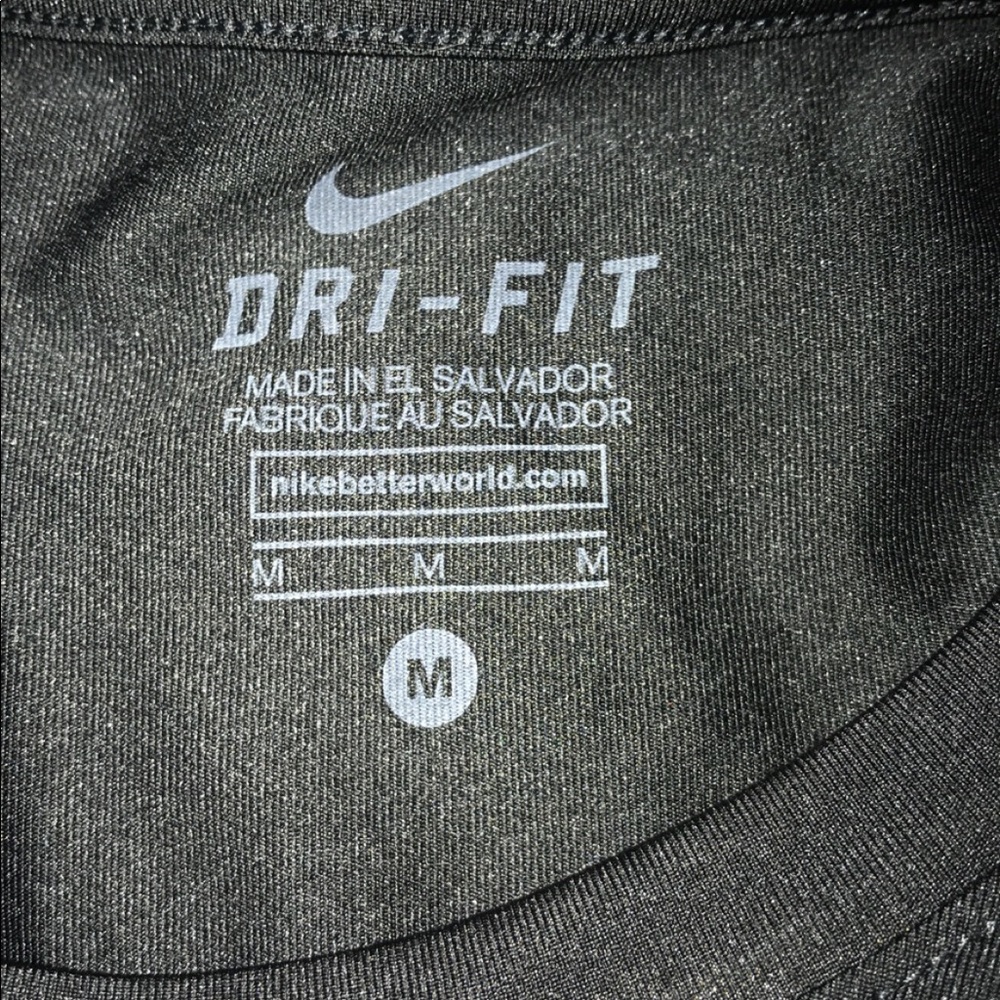Nike tee - Picture 2 of 3